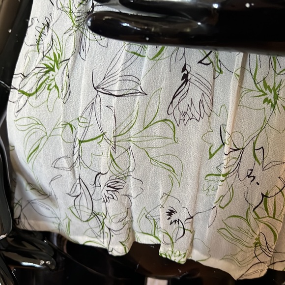 Ruffle front white print abstract blouse - Picture 4 of 6